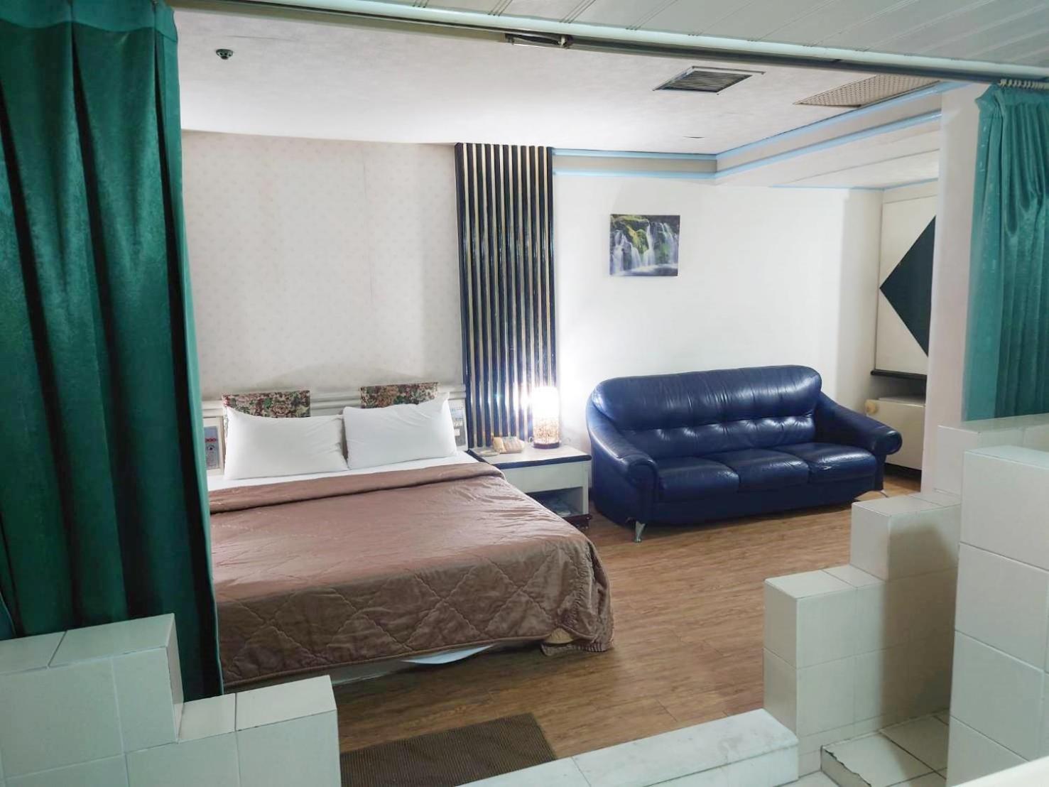 Modern Plaza Hotel Kaohsiung Bilik gambar