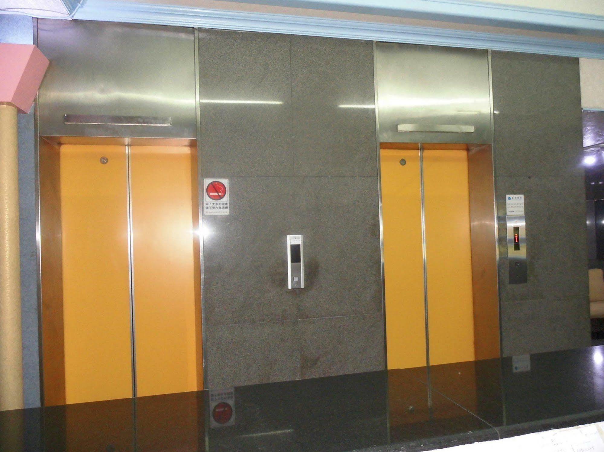 Modern Plaza Hotel Kaohsiung Luaran gambar