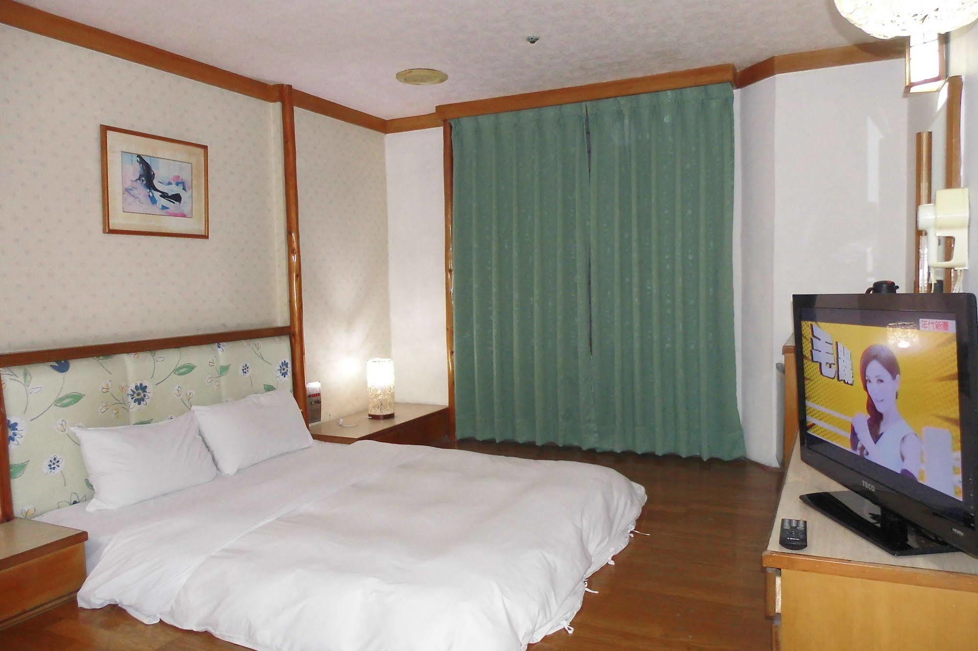 Modern Plaza Hotel Kaohsiung Luaran gambar
