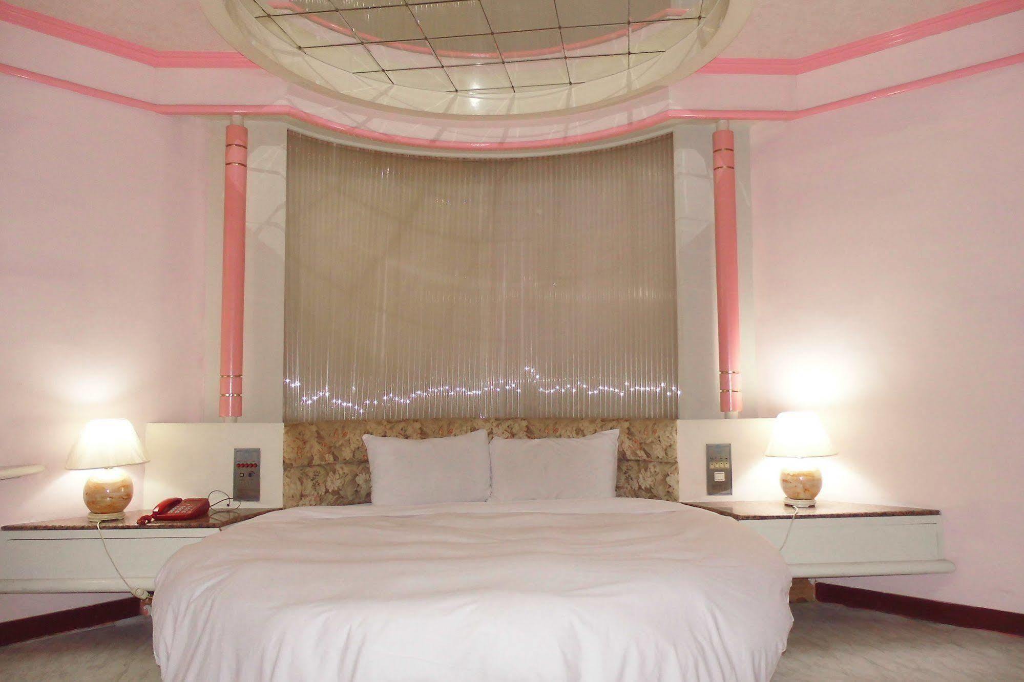 Modern Plaza Hotel Kaohsiung Luaran gambar