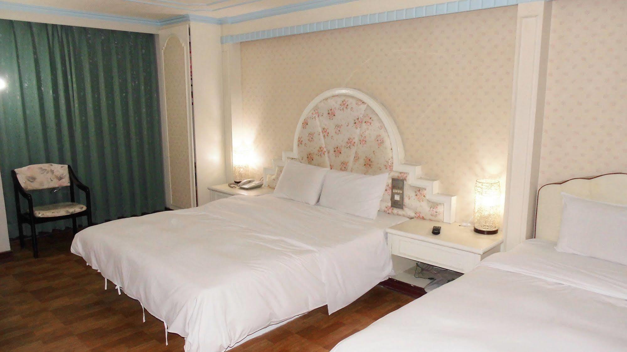 Modern Plaza Hotel Kaohsiung Luaran gambar